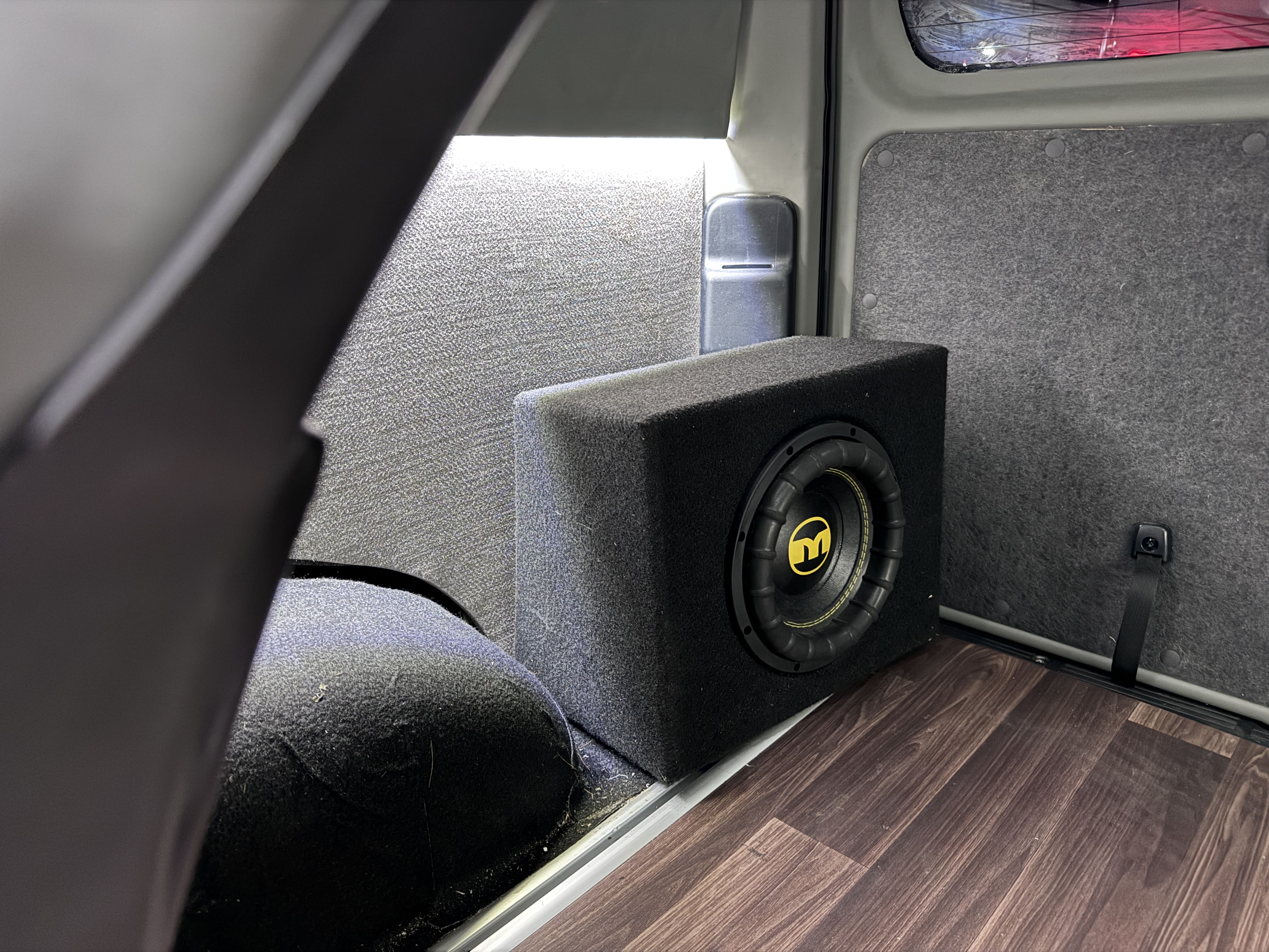 Hiace Premio 4 Seat-facilities-4-36
