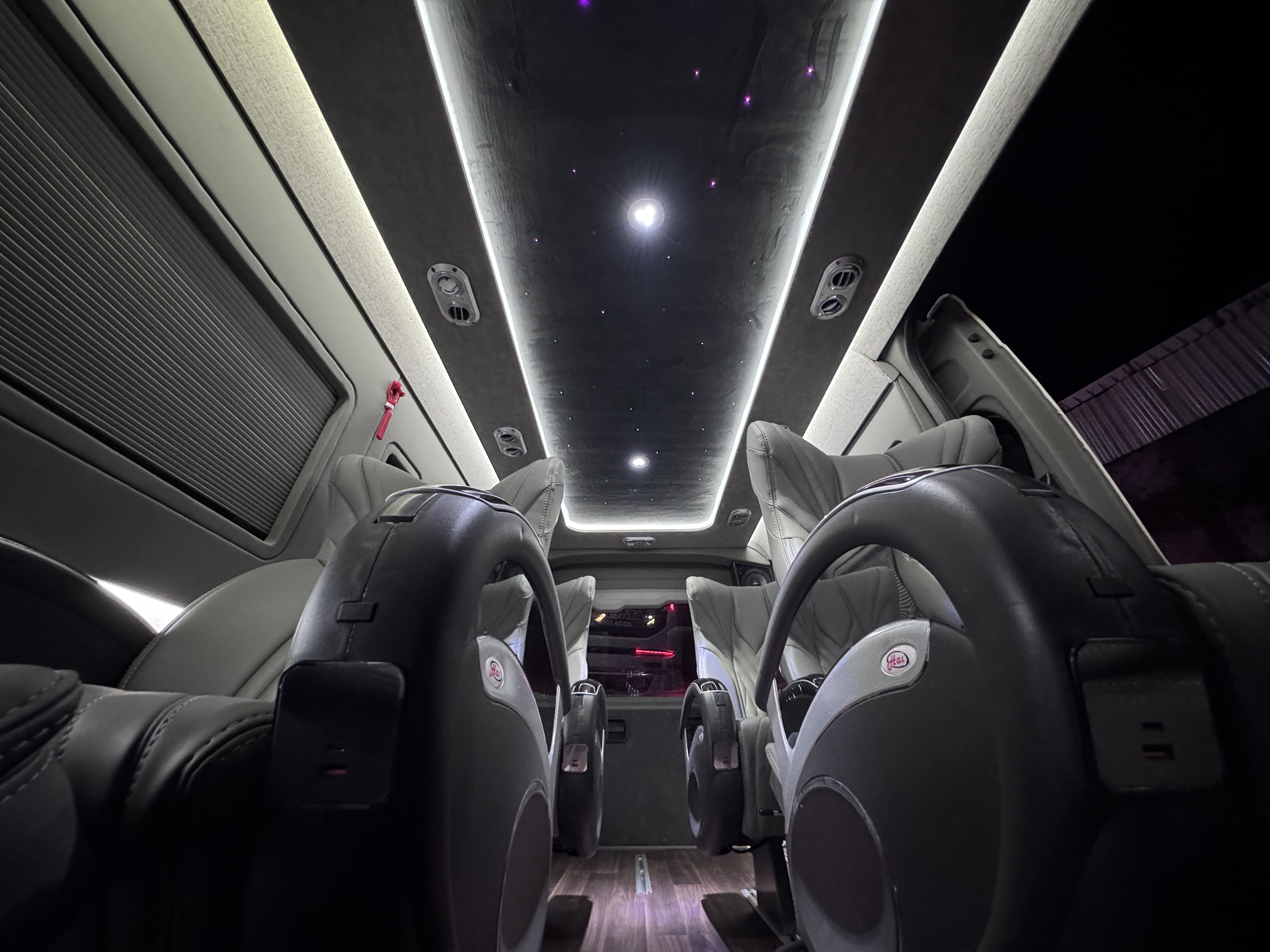 Hiace Premio 4 Seat-facilities-2-38