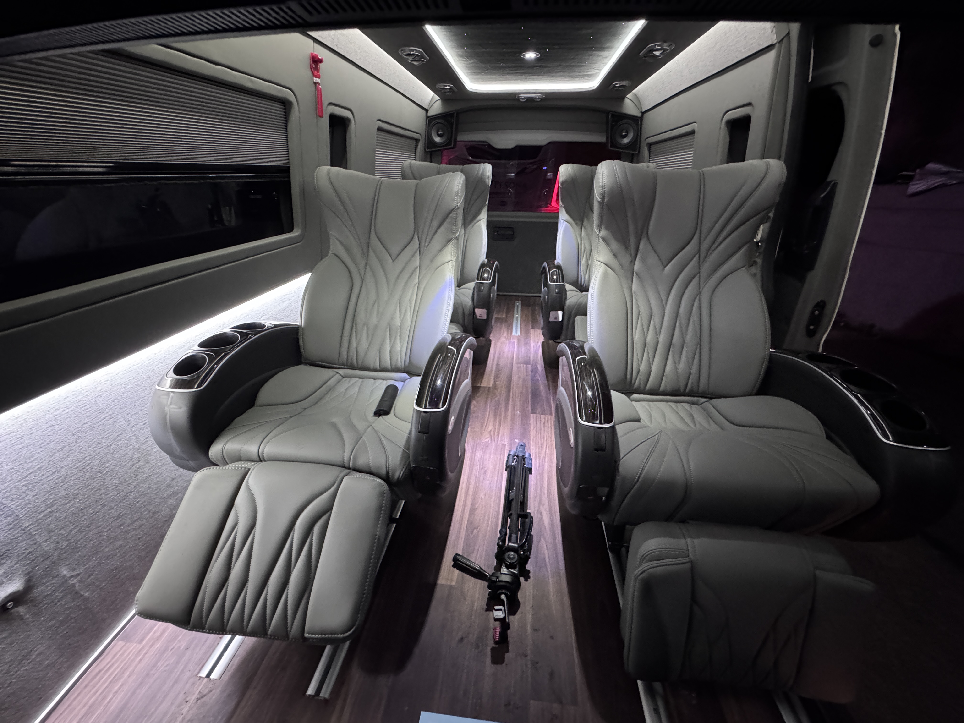 Hiace Premio 4 Seat-facilities-3-39