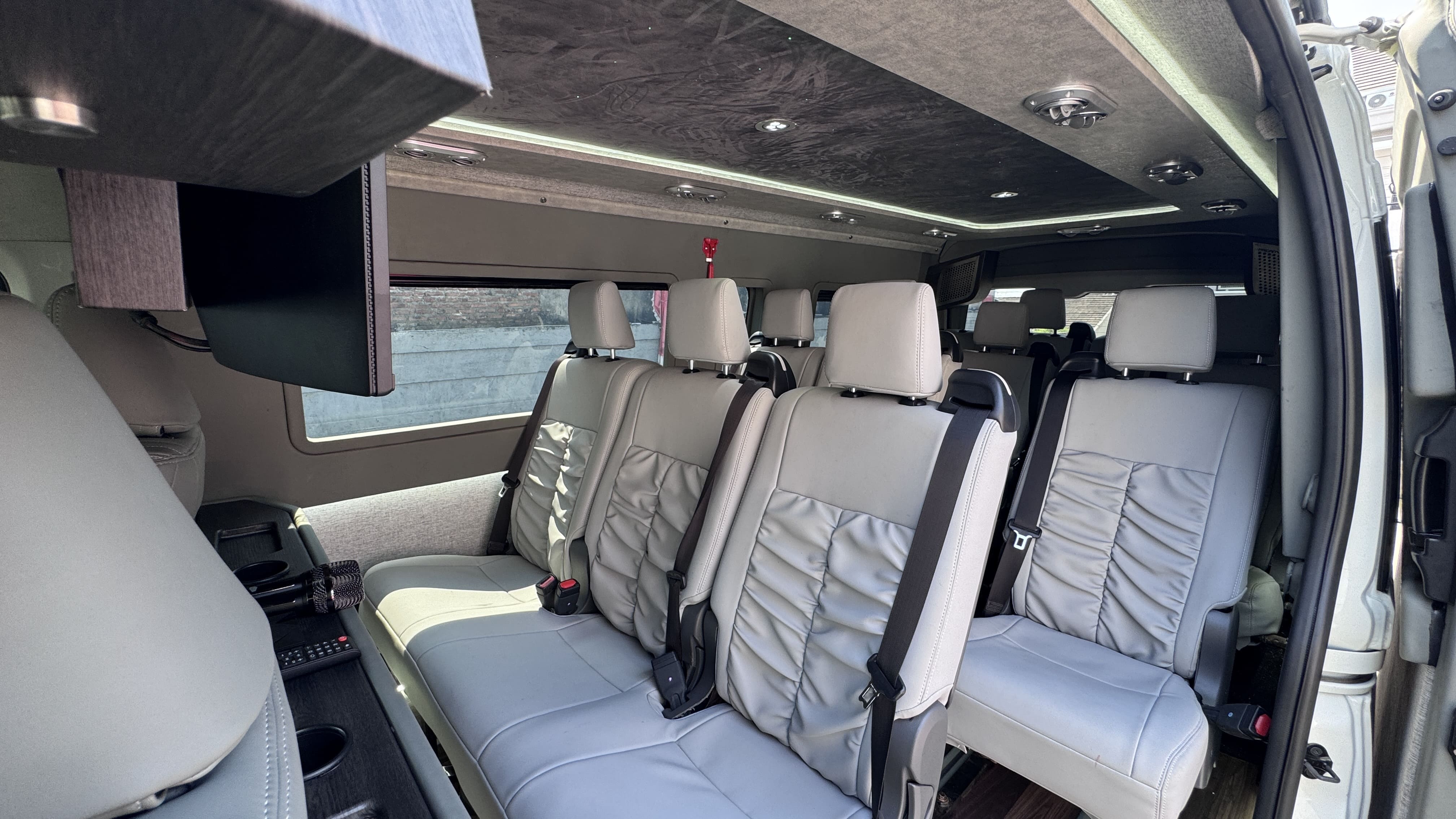 Hiace Premio 14 Seat-facilities-2-49
