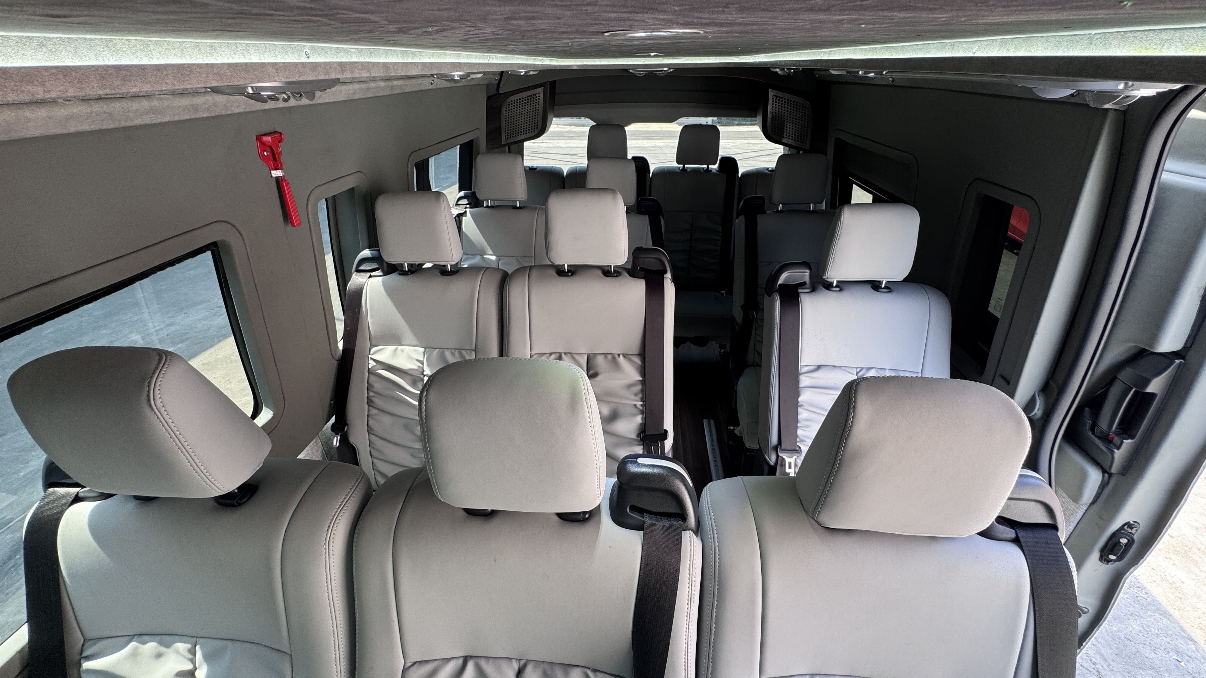 Hiace Premio 14 Seat-facilities-3-50