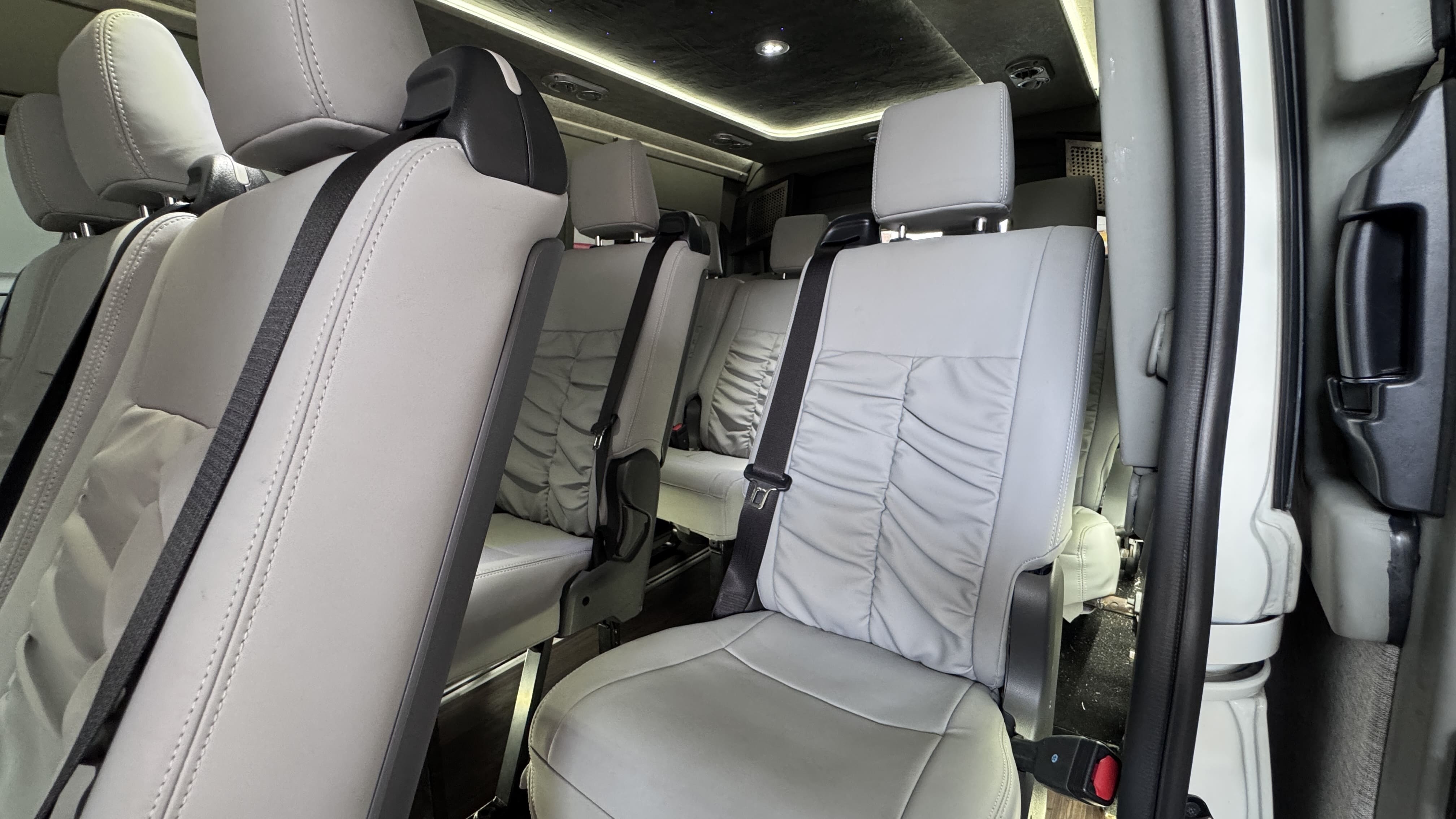 Hiace Premio 14 Seat-facilities-10-57