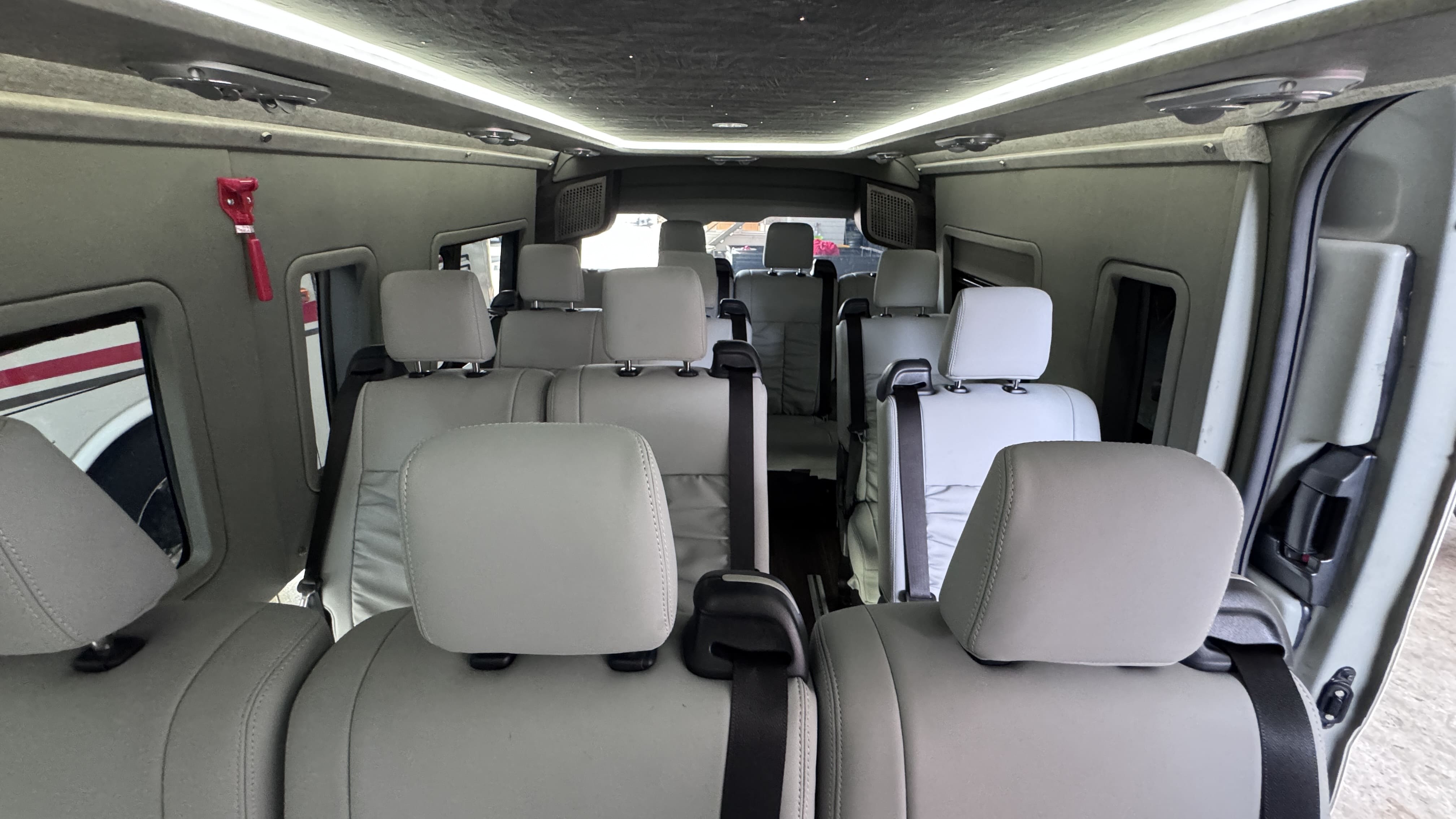 Hiace Premio 14 Seat-facilities-11-58
